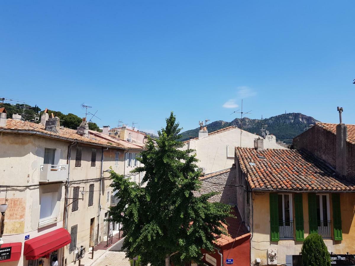 Mini Loft Apartment Cassis Bagian luar foto