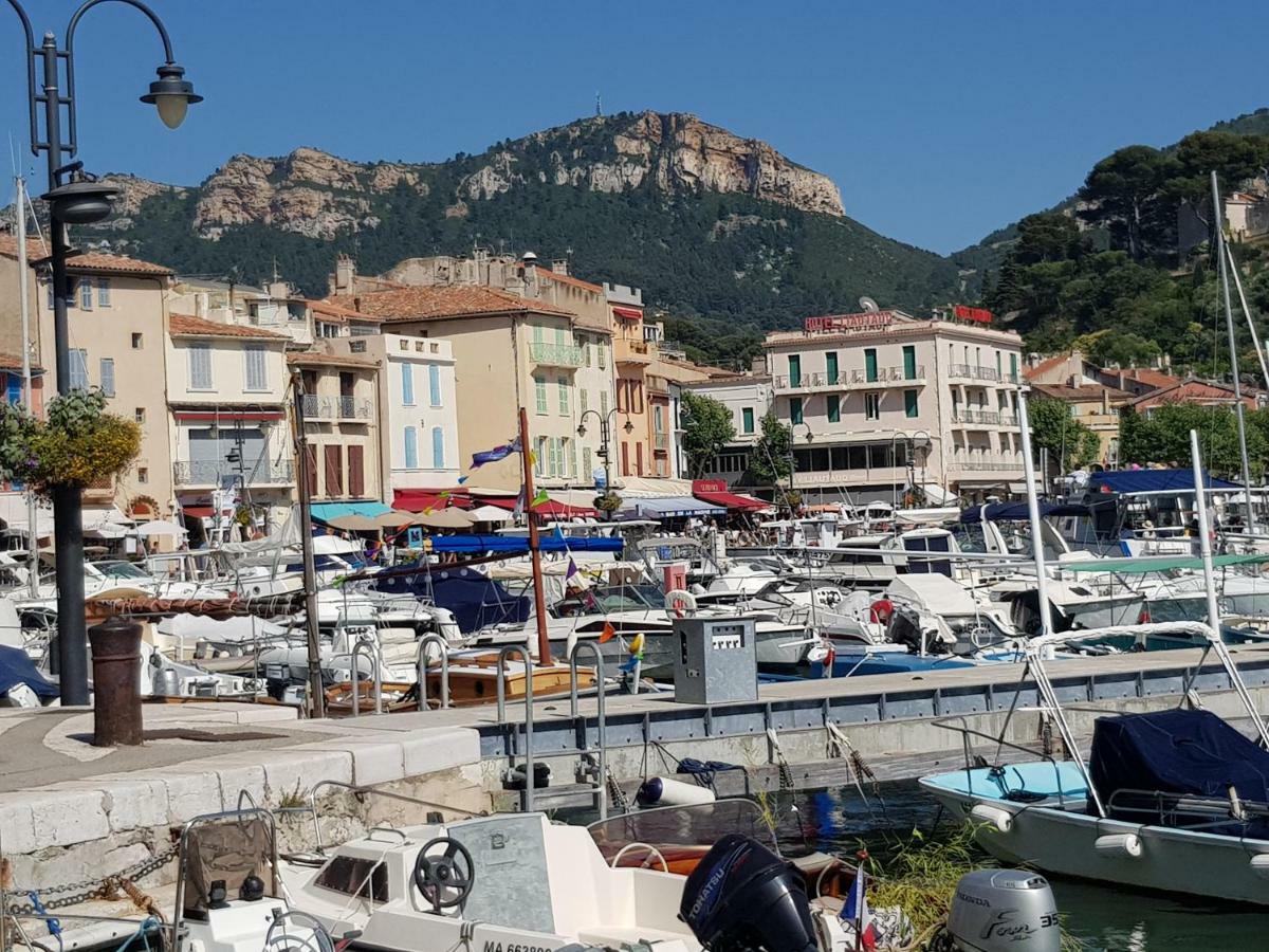Mini Loft Apartment Cassis Bagian luar foto
